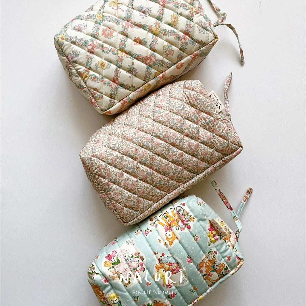 POUCH(ポーチ)　白いお花柄